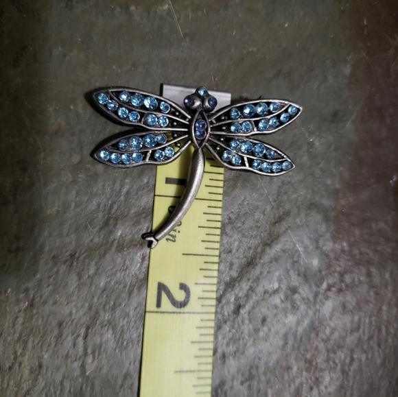Sweet dragonfly pin - Picture 3 of 4